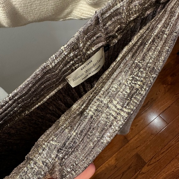 Metallic Accordion Skirt - Size 10 - Picture 11 of 11